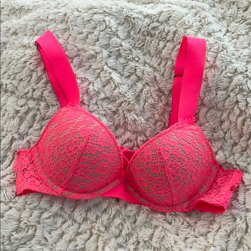 NWOT Victoria’s Secret Very Sexy Push-Up Bra, 34A